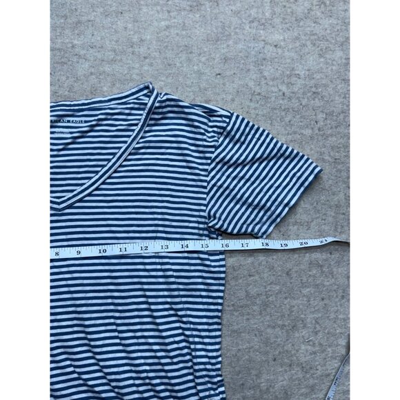 American Eagle Outfitters V-neck Short Sleeve Striped Shirt XS - Picture 5 of 6